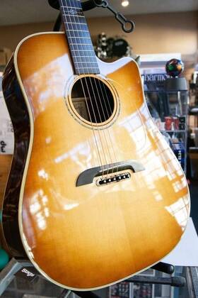 Dym70ceshb Alvarez Yairi Masterworks Dreadnought Acoustic Guitar D