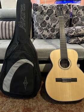 Rs26n Alvarez Acoustic Guitar With Soft Case