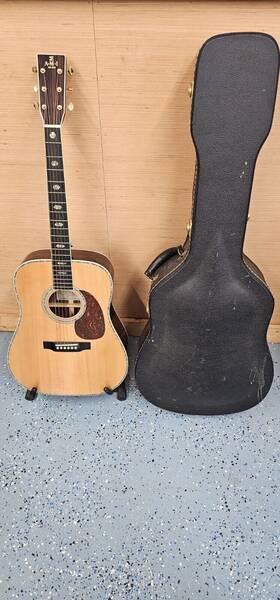 Dt-41 Ami Acoustic Guitar With Hard Shell Case