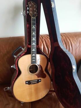 B.c. Rich 76321 B.c Acoustic - Vintage Item With Red Velvet Lined Hard Case
