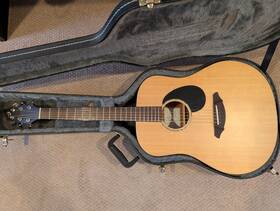 Breedlove Ad200/sm Dread/jumbo Acoustic Guitar Perfect Condition Hard Case
