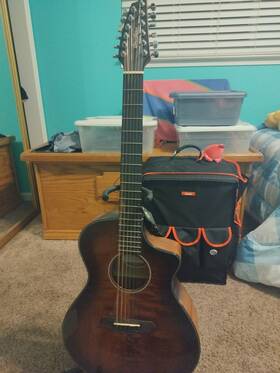 Cc180615895 Breedlove Acoustic 12-string Guitar With Cutaway Design