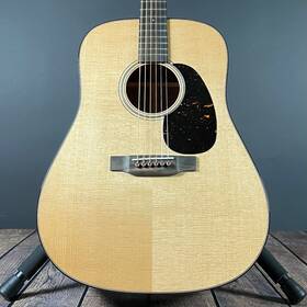 2915043 C.f. Martin D-18 Modern Deluxe With Hardshell Case Natural 2025