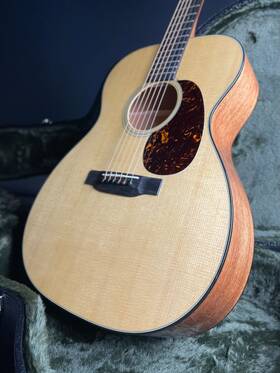 2951057 C.f. Martin 000-18 Standard With Hardshell Case - Natural