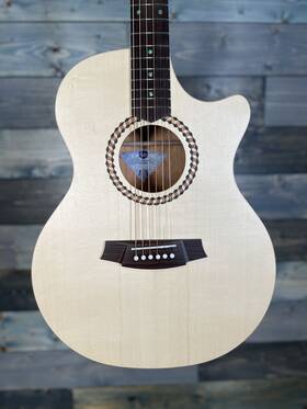 Cole Clark 348890016123 Studio Recording Angel Series 2 Sitka Spruce Top Mahogany Back And