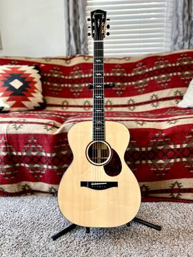 M2335812 Eastman L-om-qs Acoustic Guitar Used