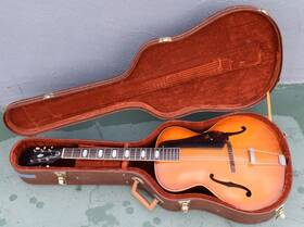 A622 Epiphone 1964 Zenith Sunburst Top Walnut-stained Back/sides Read