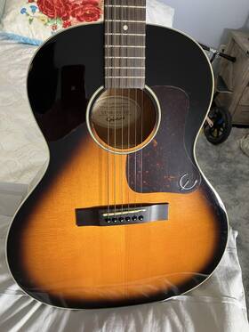 El00 Epiphone Vintage Sunburst. Amazing Condition. Includes Hard Case