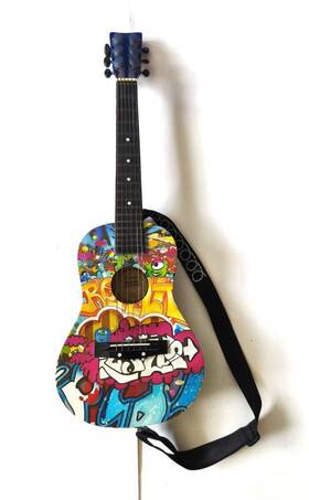 3056 First Act Discovery Multi-color Kids Acoustic 6-string Guitar Fg 31 In Used 3056 First Act Discovery Multi-color Kids Acoustic 6-string Guitar Fg 31 In Used