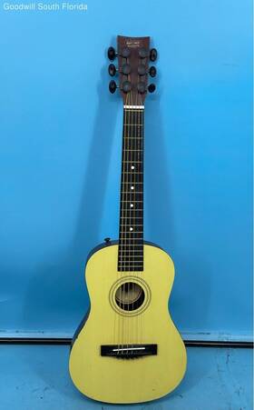 Fg1109 First Act Discovery Guitar