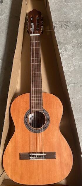 Sc-196 Gaea 3/4 Classic Nylon String Guitar Open Box Sc-196 Gaea 3/4 Classic Nylon String Guitar Open Box