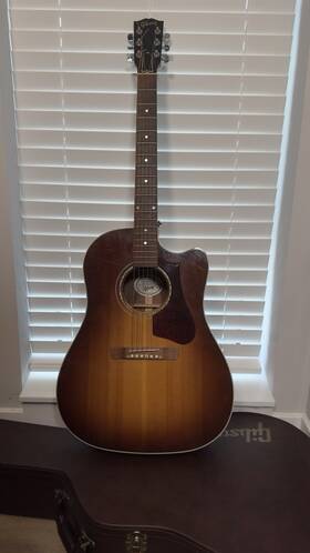 10658007 Gibson J-15 Sunburst Guitar With Case 2018-2019 Rare Color
