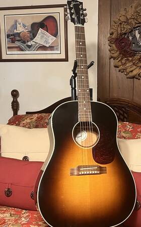 12156030 Gibson J-45 Standard Dreadnought Acoustic Guitar 6 String Sunburst Finish