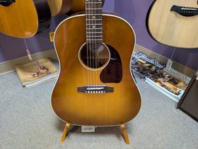 Gibson 711106168326 Acoustic J-45 Standard Guitar - Honeyburst