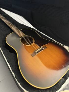 F-086-2 Gibson J-45 1956 Sunburst Dreadnought 6-string Right-hand With Hard Case