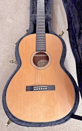 383-6400-921 Guild P-240 Memoir Parlor Acoustic Guitar With Hardshell Case Excellent Condition