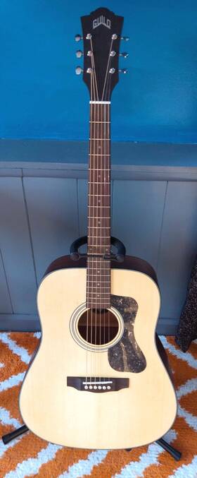 D-240e Guild D-240 Dreadnought Acoustic Guitar - Natural