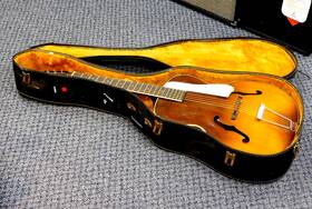 H1325 Harmony Vintage 1960s Monterey Archtop Acoustic Guitar With Case Very Nice