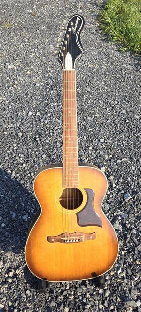 H167 Harmony 1968 Sunburst Acoustic Guitar With Fender Style Headstock