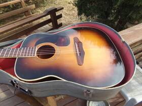 H833 Harmony 1957 Harmony-built Silvertone Model - Ladder Braced Tobacco Brown Sunburst