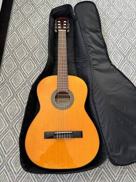 Ga2-am Ibanez Acoustic 3/4 Guitar And Gator Case. Excellent Condition
