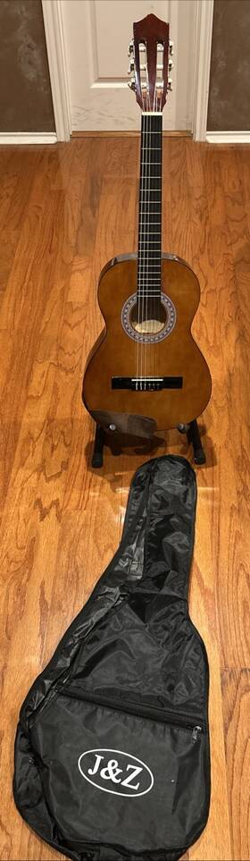 3601 J & Z Classical Guitar Made By J&z With Plastic Case And Stand