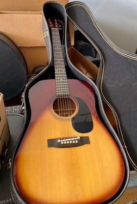 Lark L250 Acoustic Guitar Made In Korea