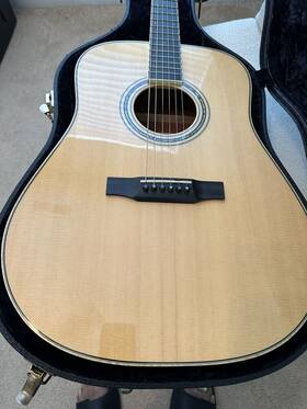 Larrivee 844256000342 D-05 Select Mahogany Series Acoustic Guitar