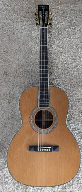 Martin 000-42 Wcase 2011 000-42 12 Fret Orchestra Model Acoustic Guitar With Hardshell Case