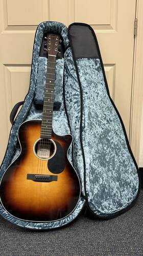 1893 Martin Acoustic Electric Guitar And Co Road Series Great Condition With Case &sta
