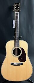 Martin D-42 Modern Deluxe Dreadnought Acoustic Guitar Gloss Natural With Case