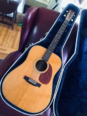 D-6732 Martin Used Shenandoah Acoustic Guitar With Hard Case 6 String