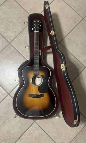 M2739932 Martin 000-28 Brooke Ligertwood Sunburst #255