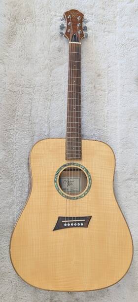 V54fn Michael Kelly Model Acoustoc Guitar In Excellent Condition