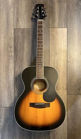 Mo100svs Mitchell Acoustic Guitar - Sunburst With Hard Shell Case Good Condition