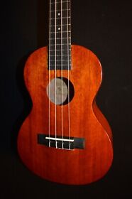 Mj3vna New Mahalo Vintage Natural Acoustic Tenor Ukulele With Gig Bag