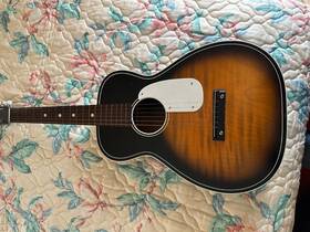 Silvertone 319.12049 Sunburst Acoustic Parlor Guitar