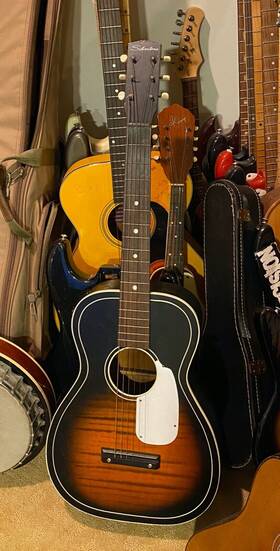 H7026 Silvertone 1963 Parlor Guitar