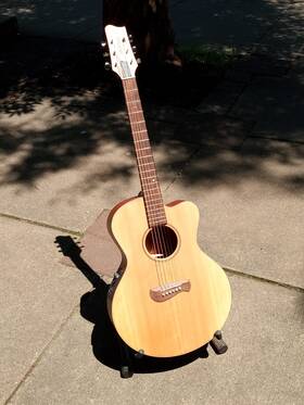 Em9c Tacoma For Sale 2000 Inch New Old Stock Vintage Acoustic-electric Guitar Em9c Tacoma For Sale 2000 Inch New Old Stock Vintage Acoustic-electric Guitar