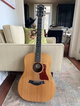 20040407409 Taylor Big Baby 307 Dreadnought Acoustic Guitar With Gig Bag Strap Capo