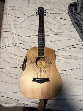 Taylor 2110046189 Swift Baby Acoustic Guitar 3/4 Natural With Gig Bag