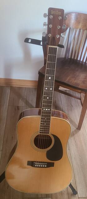 Tokai Cats Eyes Ce-200 Vintage Used Nat Mij Acoustic Guitar Spruce Top. Read