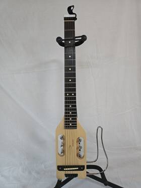 Ul11632 Traveler Ultra-light Acoustic Guitar With Matching Case