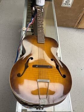 235647 Truetone Vintage Acoustic Guitar With Case