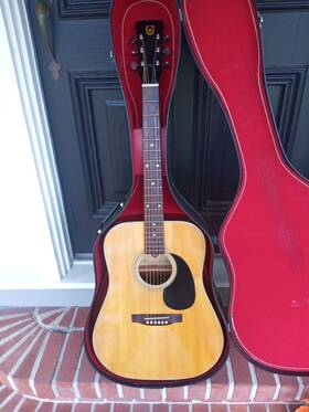 U-3023 Univox 70s Dreadnought M.i.j. Excellent Condition Ready To Play Extras