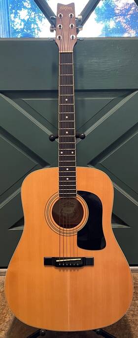 D8tk Washburn 6 String Acoustic Guitar Built-in Tuner And Padded Gig Bag D8tk Washburn 6 String Acoustic Guitar Built-in Tuner And Padded Gig Bag