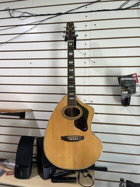 W5010 Westbury Craviola Baroque Style Acoustic Guitar With Hardcase