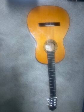 4ste Yamaha Classical Guitar Brown Regular Size Esteve Black Case Included