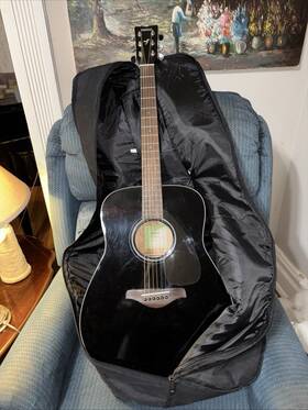 Fg800 Yamaha 889025103695 Gloss Black Finished Acoustic Guitar W Case