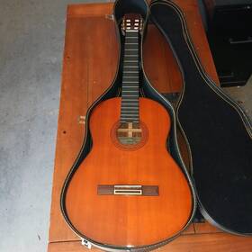 Cg-130a Yamaha Acoustic Guitar With Hard Case - Nice